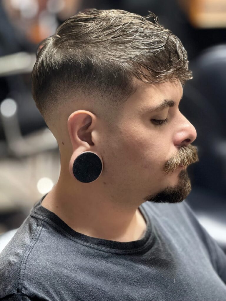 Corte de cabello con mucho estilo
